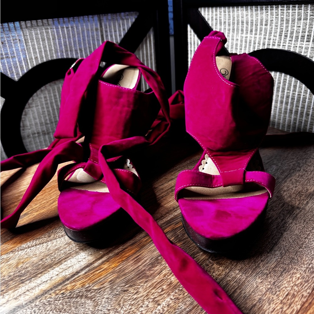 Wild Rose Fuchsia Suede Lace-Up Wedge Sandals – Size 10